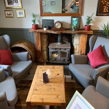 The Bruce Inn B&B Falkland Bagian luar foto